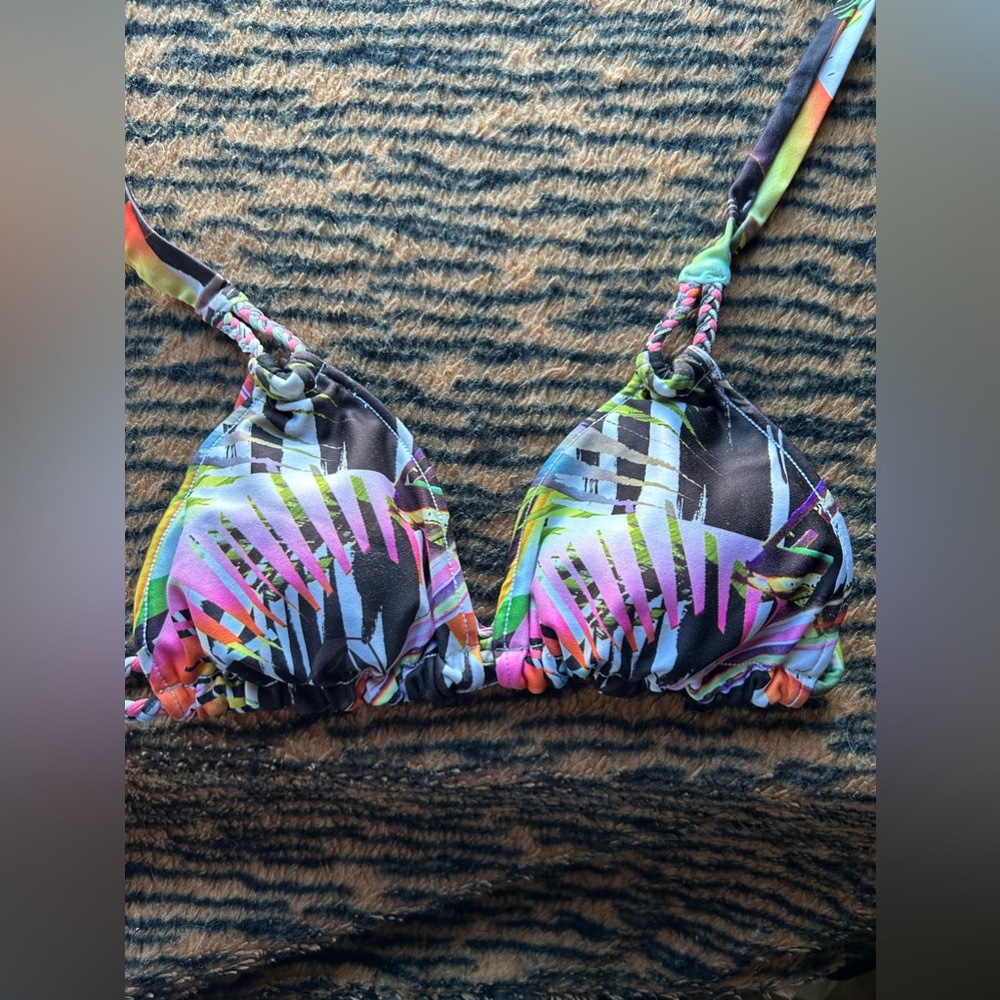 Volcom women’s bikini swim top